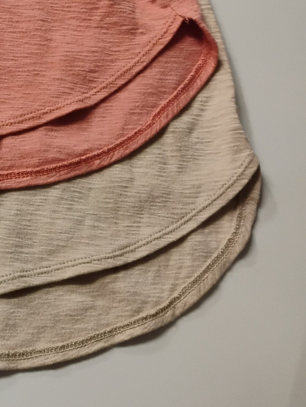 Kirkland Signature Bundle Of 2 - 3/4 Sleeve Tees in Pink and Beige - Picture 6 of 7